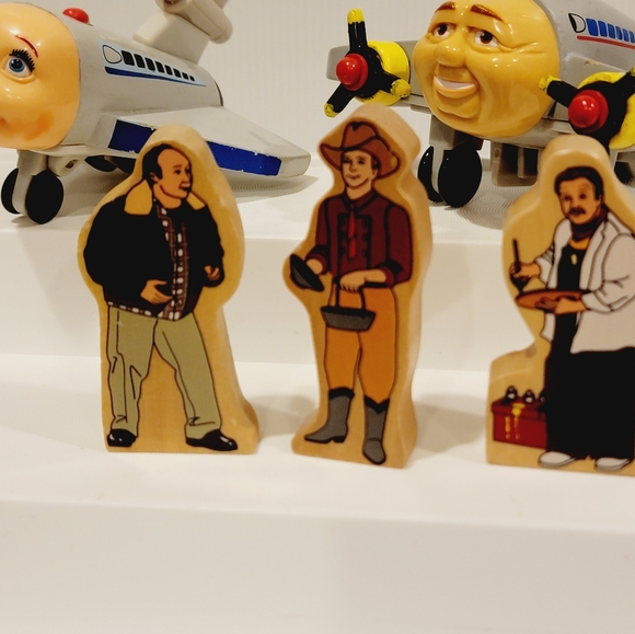 Jay Jay the Jet Plane O ' Malley Family and Plane Wooden Character Set - Picture 6 of 10